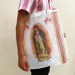 Vintage nylon tote with plastic handles